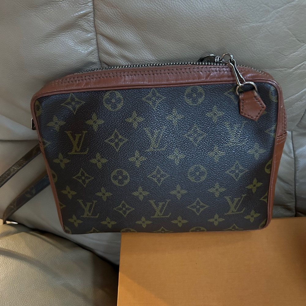 VINTAGE GORGEOUS Sport Sac Monogram Crossbody🧡🤎 - Picture 9 of 16